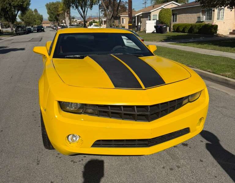 Chevrolet Camaro 2010 – Potencia y Estilo Americano 🇺🇸